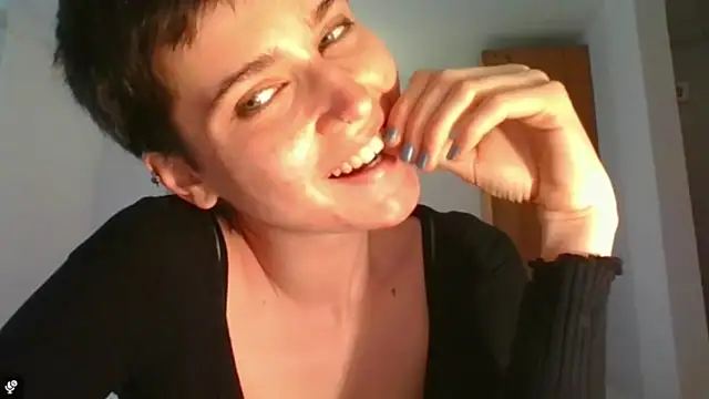 Snapshot of sarah_perfect chatting on February 17, 7:49 am sarah perfect online show from February 17, 7:49 am