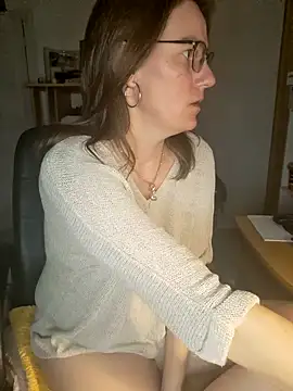 Snapshot of SpiceLea chatting on January 29, 5:56 pm SpiceLea online show from January 29, 5:56 pm