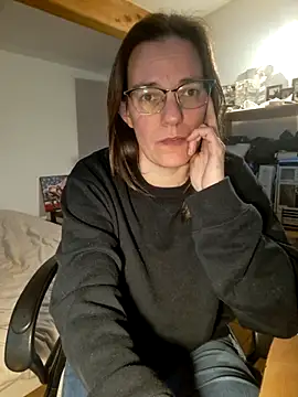 Snapshot of SpiceLea chatting on March 6, 5:22 pm SpiceLea online show from March 6, 5:22 pm