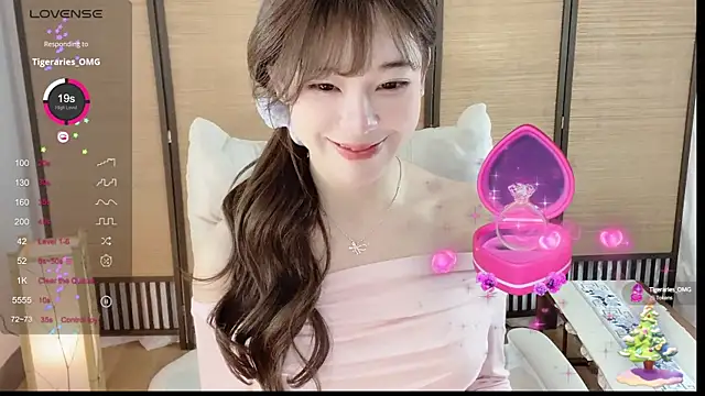 Yuuuuuly online show from December 18, 4:49 pm