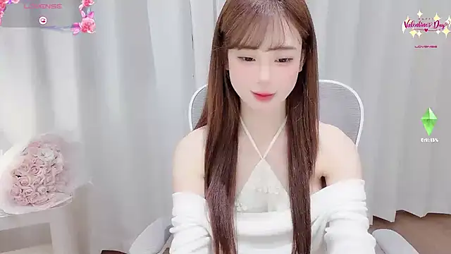 Snapshot of Yuuuuuly chatting on March 8, 3:27 pm Yuuuuuly online show from March 8, 3:27 pm