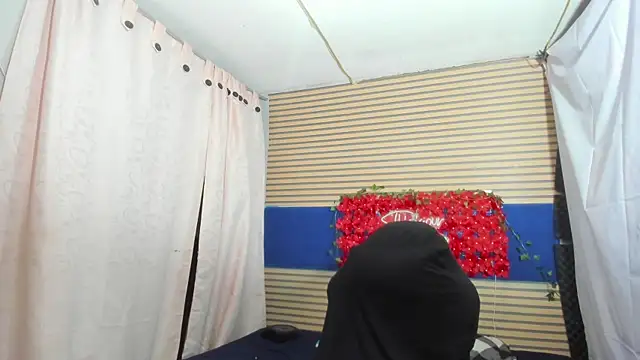 Snapshot of rosse_2504 chatting on July 3, 12:33 pm rosse 2504 online show from July 3, 12:33 pm