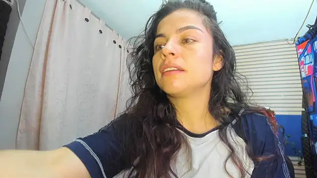 Snapshot of rosse_2504 chatting on July 18, 10:52 am rosse 2504 online show from July 18, 10:52 am