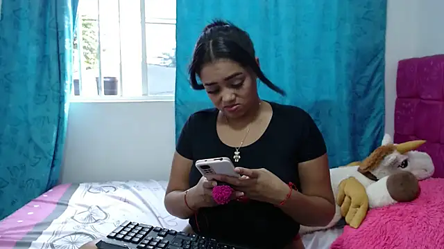 kiara milf  online show from January 10, 9:42 pm