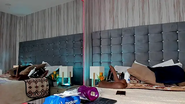 Poacahontasfg online show from March 12, 4:07 am