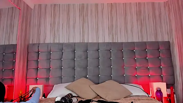 Poacahontasfg online show from May 30, 4:09 am