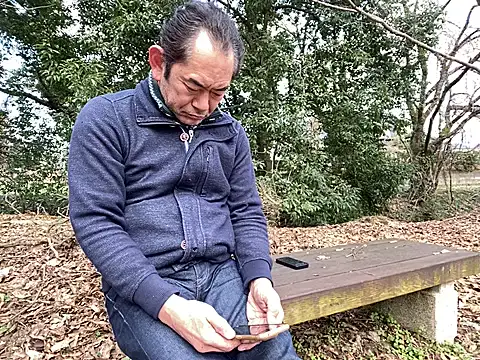 Snapshot of ge3noxxx chatting on January 24, 3:32 am ge3noxxx online show from January 24, 3:32 am