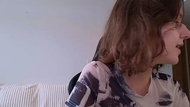 Snapshot of VanessaBayer2 chatting on December 3, 4:25 am VanessaBayer2 online show from December 3, 4:25 am