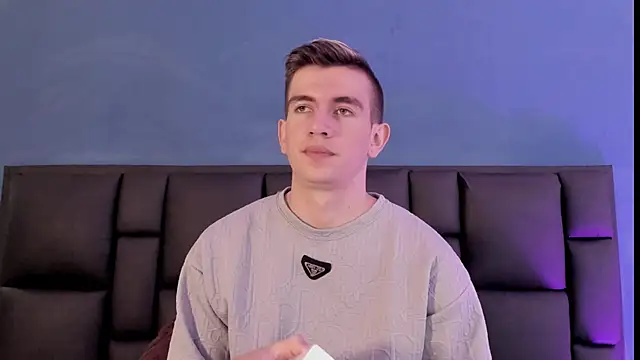 MikaelSlow online show from February 19, 3:24 am