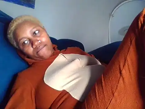 SquirtQueen222 online show from April 16, 5:41 am