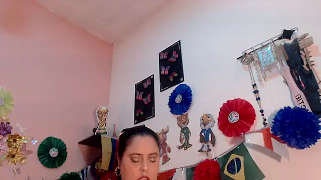 nicollejordan1 online show from June 19, 2:32 pm