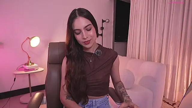 Snapshot of MarianneLane chatting on June 26, 12:15 am MarianneLane online show from June 26, 12:15 am