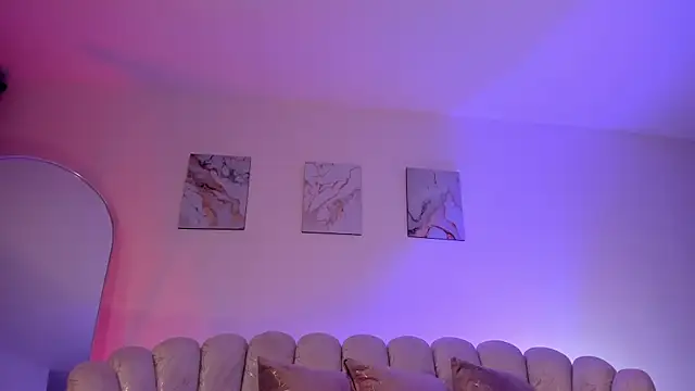 Snapshot of DonnaStonne chatting on February 20, 6:26 am DonnaStonne online show from February 20, 6:26 am