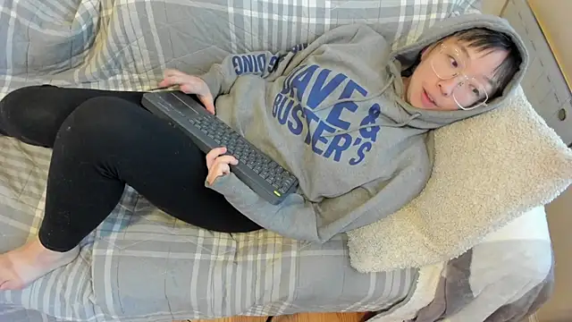 Snapshot of luxgray chatting on October 17, 9:50 pm luxgray online show from October 17, 9:50 pm