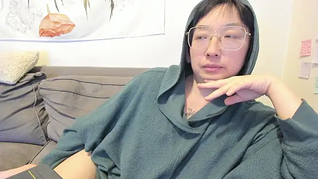 Snapshot of luxgray chatting on January 19, 1:09 am luxgray online show from January 19, 1:09 am