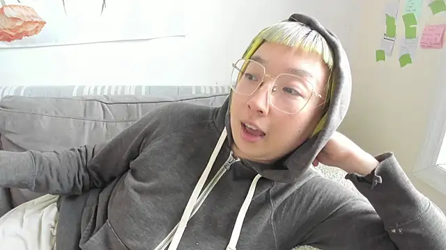 Snapshot of luxgray chatting on March 21, 8:56 pm luxgray online show from March 21, 8:56 pm