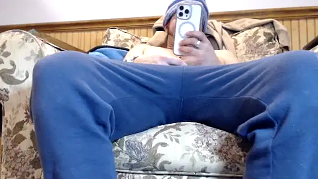 Snapshot of tongueispowerr6d9 chatting on March 2, 7:26 am tongueispowerr6d9 online show from March 2, 7:26 am