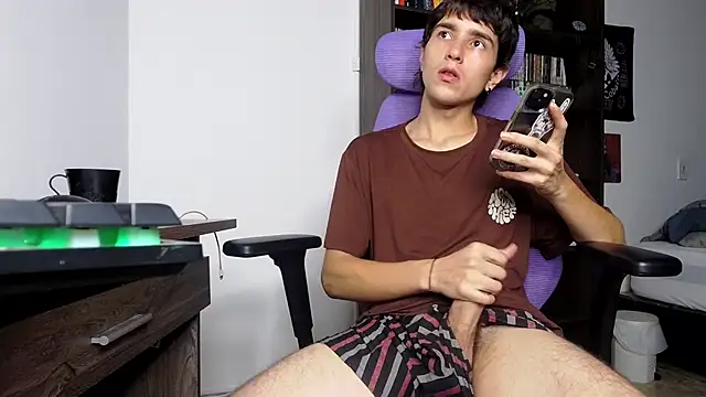 alex connorr online show from October 9, 3:59 am