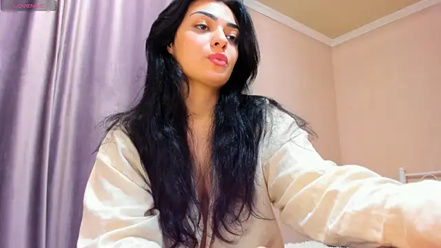 Snapshot of _cleopattra_ chatting on December 5, 4:12 pm cleopattra online show from December 5, 4:12 pm