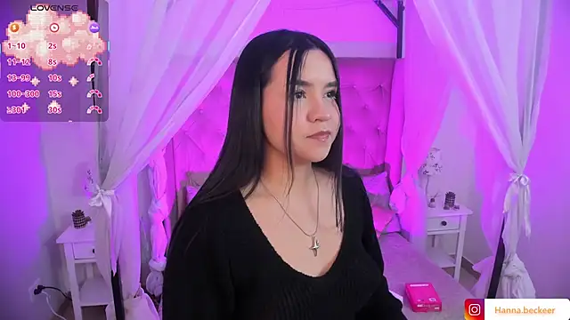 Hanna  Becker  online show from February 5, 12:48 am