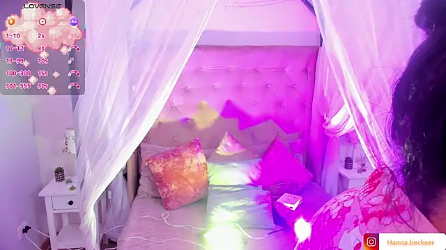 Hanna  Becker  online show from February 23, 3:15 am