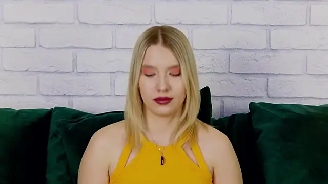 LiliLinn online show from January 21, 7:37 am