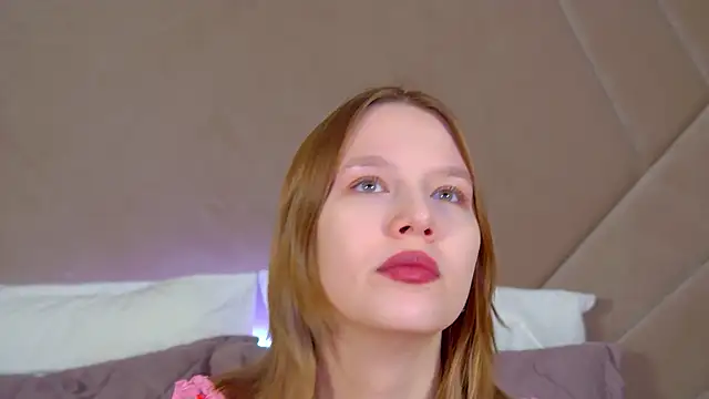 LiliLinn online show from February 2, 4:33 am