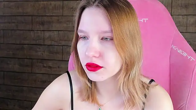 LiliLinn online show from March 14, 5:24 am