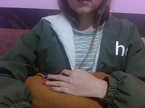 Snapshot of silky_milky chatting on December 16, 11:39 pm silky milky online show from December 16, 11:39 pm