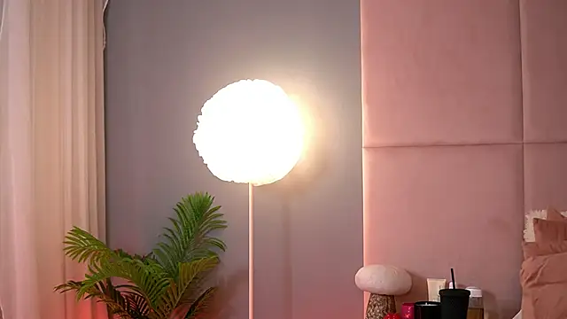 AlmaLuv online show from March 24, 4:50 am