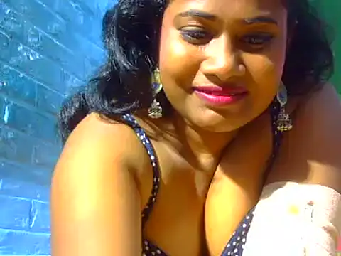 Snapshot of sexy_roma chatting on December 16, 5:11 pm sexy roma online show from December 16, 5:11 pm