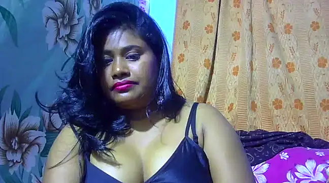 Snapshot of sexy_roma chatting on February 6, 1:21 pm sexy roma online show from February 6, 1:21 pm