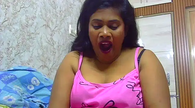 Snapshot of sexy_roma chatting on March 15, 1:18 pm sexy roma online show from March 15, 1:18 pm