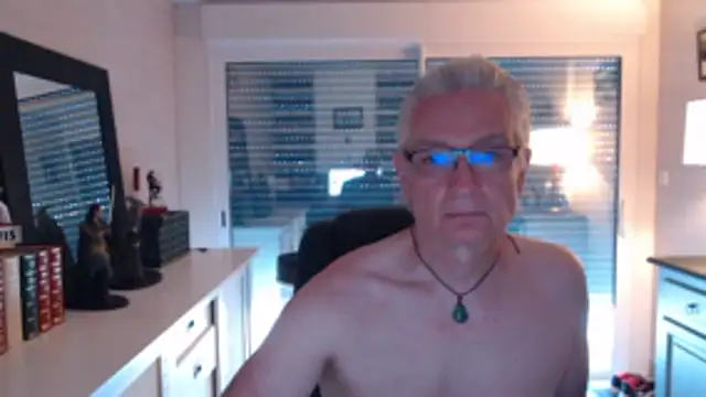 Goduleur69 online show from May 28, 3:31 pm