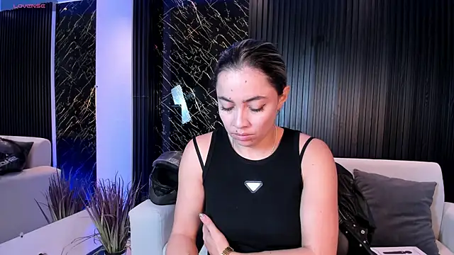Snapshot of Alessia_Taylorr chatting on October 13, 11:54 am Alessia Taylorr online show from October 13, 11:54 am