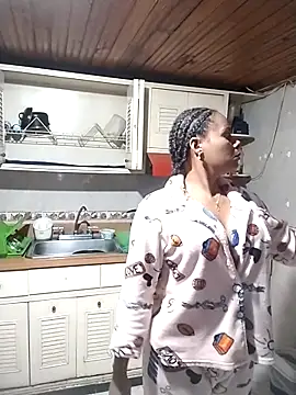 Snapshot of Camille_rose_ chatting on March 4, 2:06 am Camille rose online show from March 4, 2:06 am