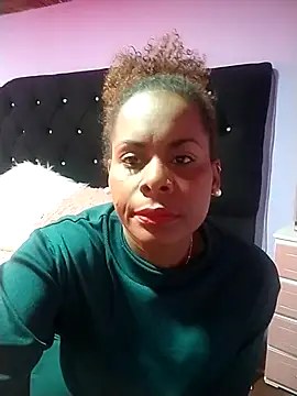 Snapshot of Camille_rose_ chatting on October 8, 4:59 pm Camille rose online show from October 8, 4:59 pm