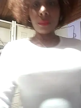 Snapshot of Camille_rose_ chatting on October 9, 9:35 pm Camille rose online show from October 9, 9:35 pm