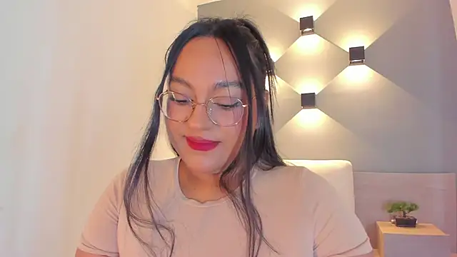 Snapshot of ellamontoya chatting on October 8, 12:14 pm ellamontoya online show from October 8, 12:14 pm