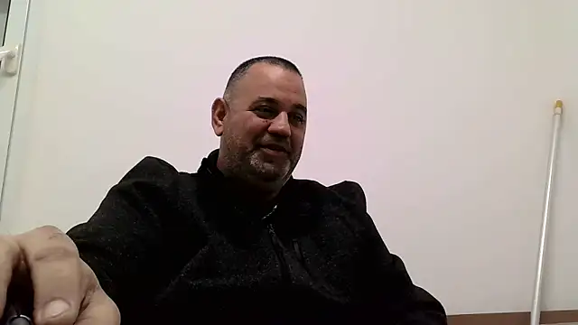 Snapshot of your_man85 chatting on January 26, 6:37 pm your man85 online show from January 26, 6:37 pm