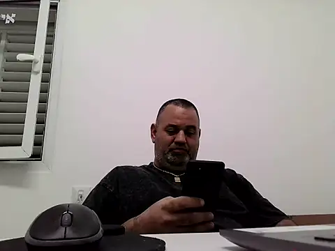 Snapshot of your_man85 chatting on January 26, 9:40 pm your man85 online show from January 26, 9:40 pm