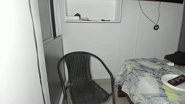 Snapshot of KomeKukis chatting on May 17, 4:21 am KomeKukis online show from May 17, 4:21 am