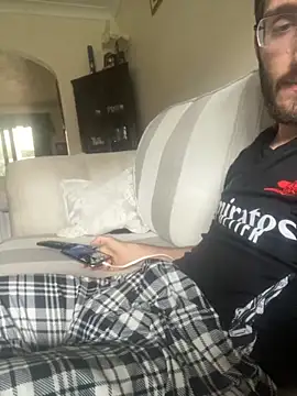 EE123458 online show from October 3, 12:46 pm