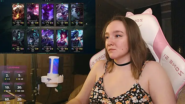 MoonlishSiren online show from February 15, 8:38 pm