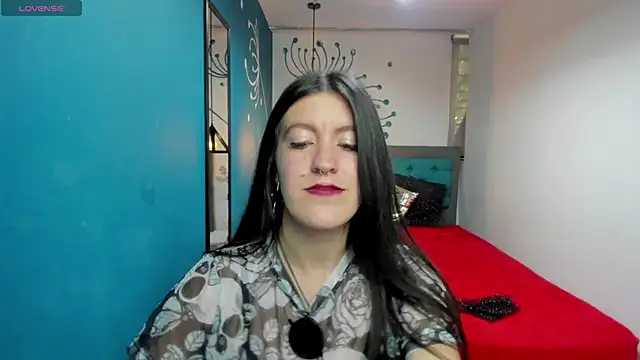 Snapshot of LiaCooper_ chatting on December 3, 6:17 pm LiaCooper online show from December 3, 6:17 pm