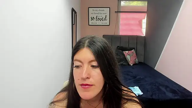 Snapshot of LiaCooper_ chatting on February 13, 3:03 pm LiaCooper online show from February 13, 3:03 pm