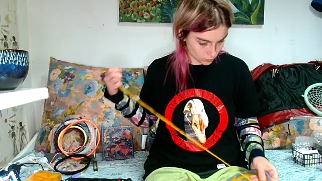 Snapshot of Sophie_Bell chatting on October 14, 5:47 pm Sophie Bell online show from October 14, 5:47 pm