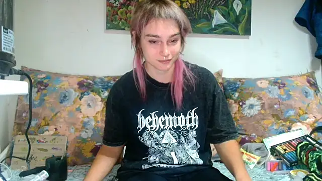 Snapshot of Sophie_Bell chatting on October 19, 5:13 pm Sophie Bell online show from October 19, 5:13 pm