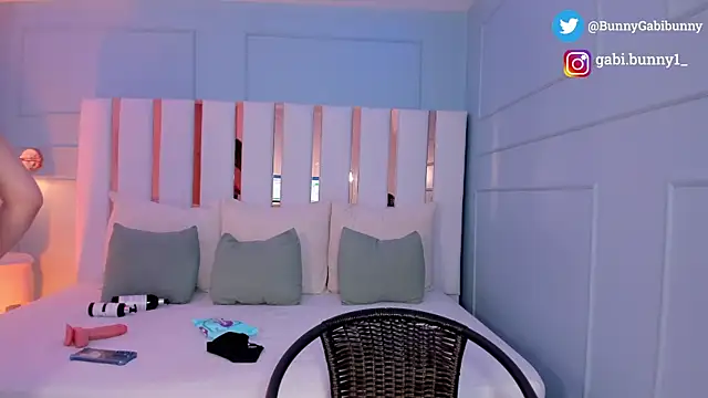 gabi bunny online show from October 30, 5:24 pm