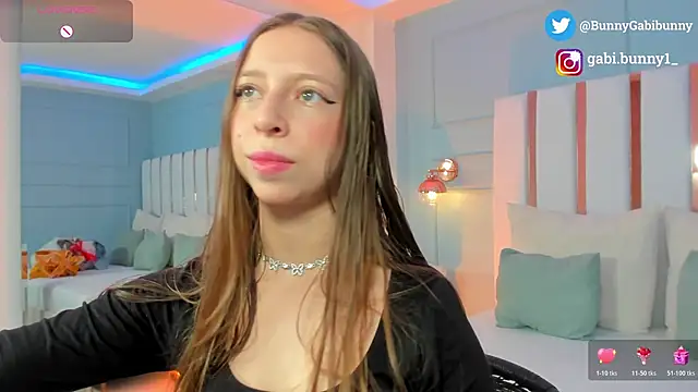 Snapshot of gabi_bunny chatting on February 20, 3:23 pm gabi bunny online show from February 20, 3:23 pm